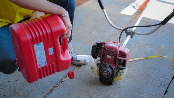 น้ำมันเครื่องตัดหญ้า