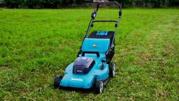 รถตัดหญ้า